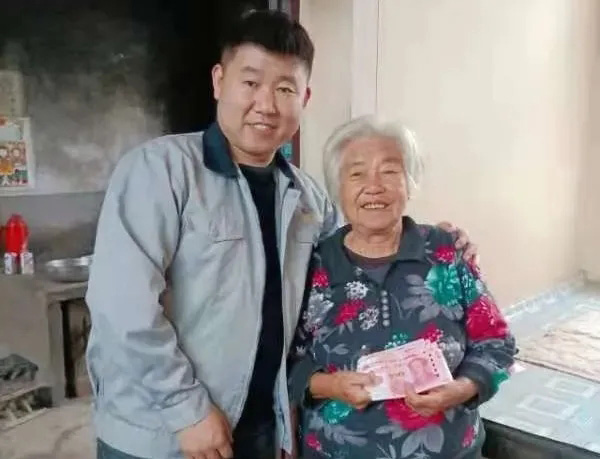 銳智風(fēng)采.jpg 銳智風(fēng)采.jpg