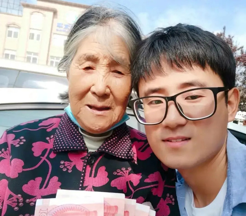 銳智風(fēng)采.jpg 銳智風(fēng)采.jpg