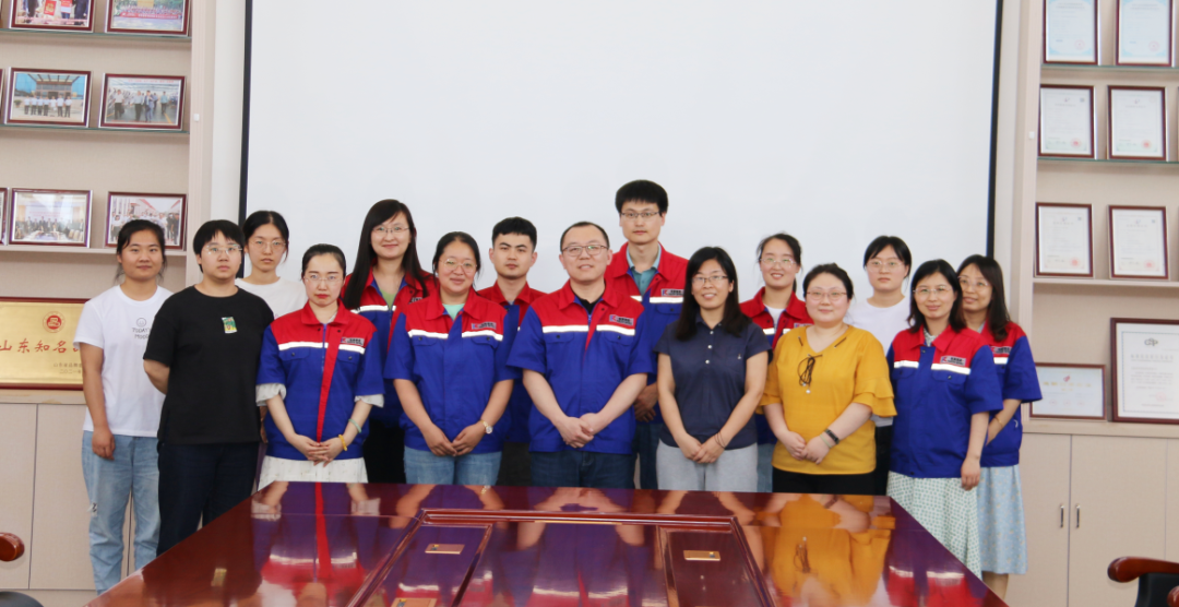 銳智財(cái)務(wù)人，努力著，奮斗著！