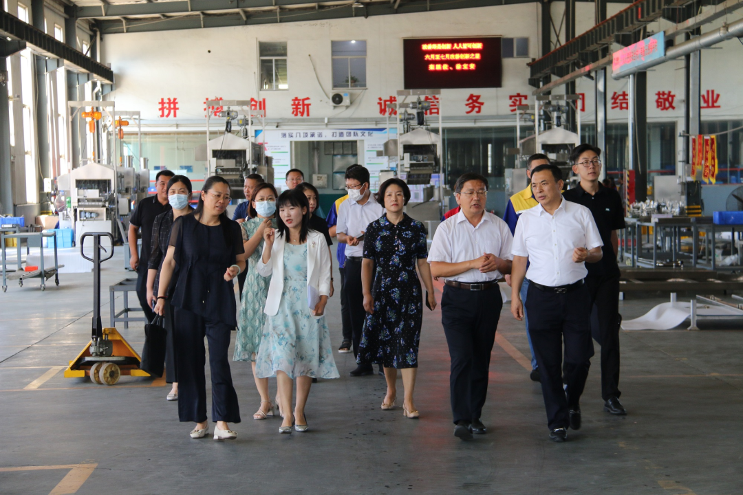 萊西市人大常委會(huì)副主任王志強(qiáng)一行蒞臨銳智調(diào)研考察