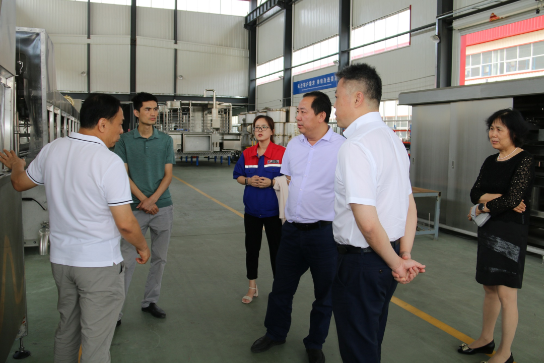 中國(guó)肉類(lèi)協(xié)會(huì)常務(wù)副會(huì)長(zhǎng)兼秘書(shū)長(zhǎng)陳偉一行蒞臨銳智考察調(diào)研