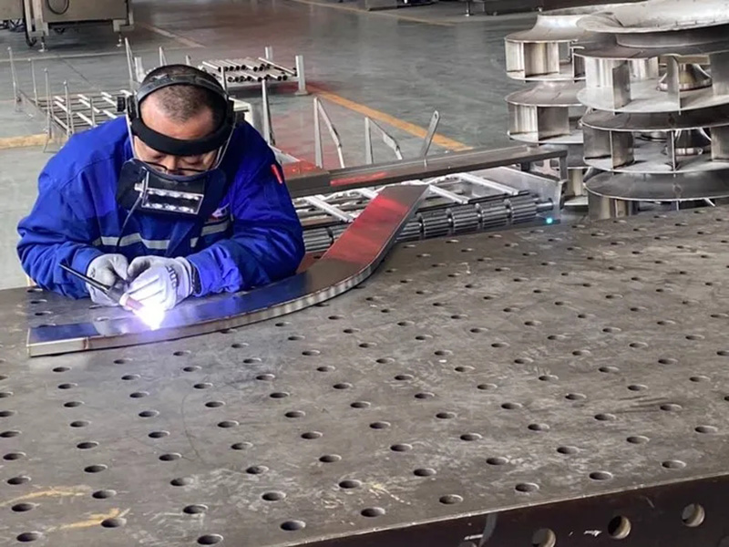 焊工標兵欒俊杰：匠心獨運，品質卓越