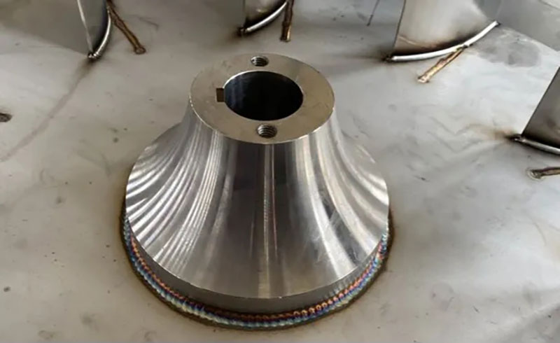 焊工標(biāo)兵欒俊杰：匠心獨運，品質(zhì)卓越